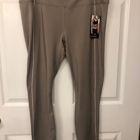 NWT…Avia Sport Piped Leggings - XXL - Picture 2 of 12